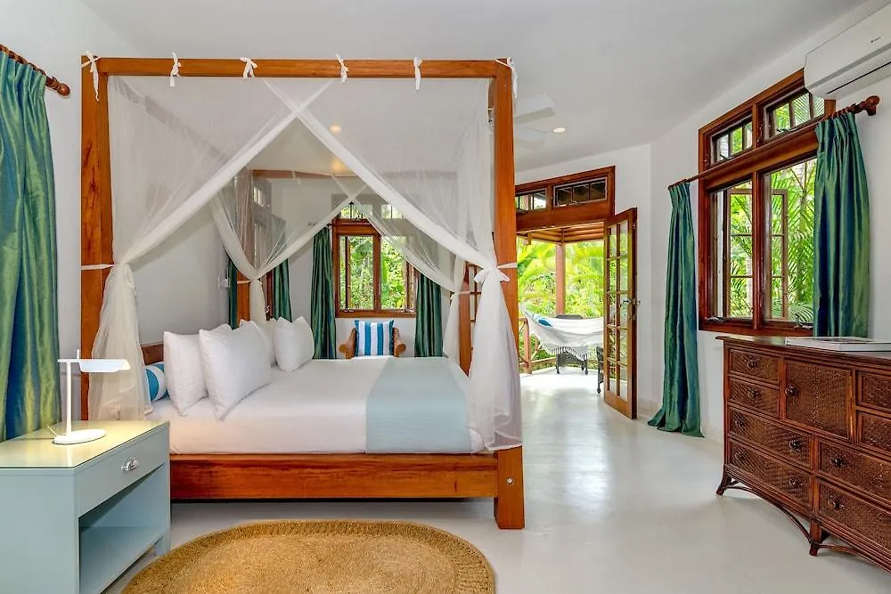 Курортный комплекс Idle Awhile Villas Негрил
