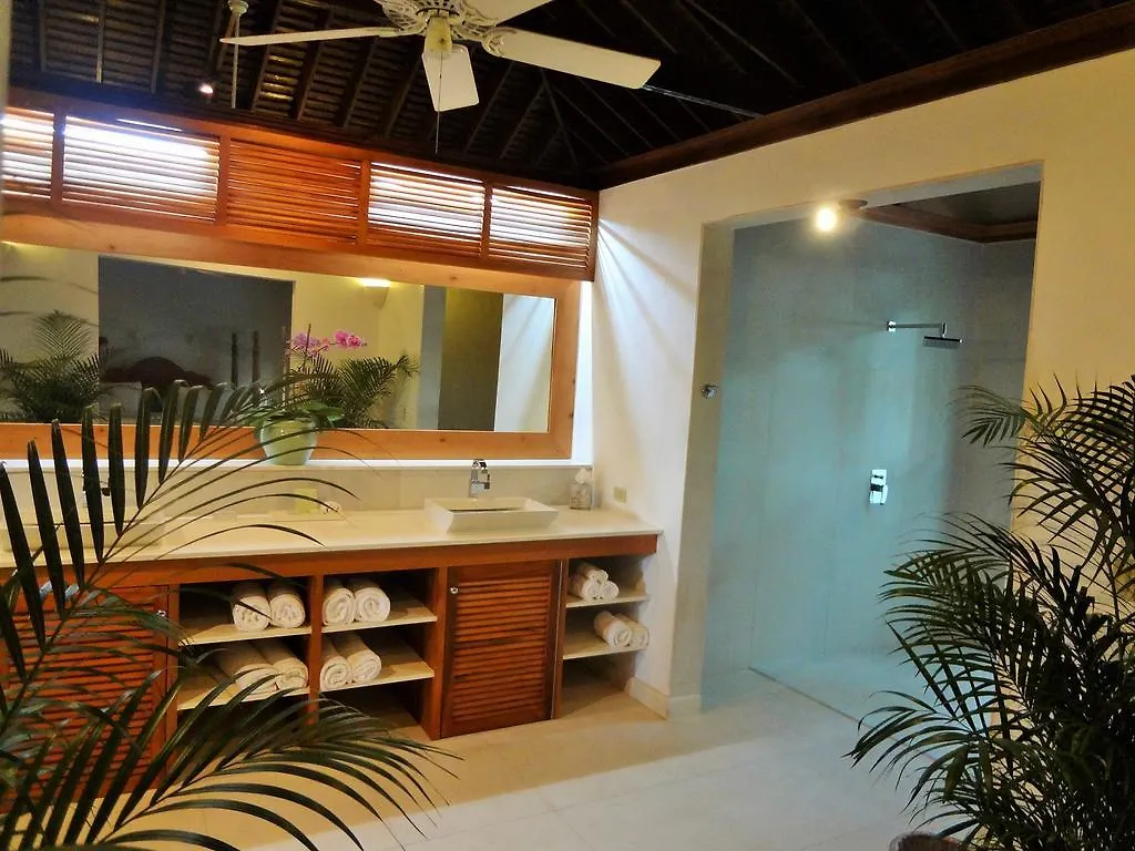 Idle Awhile Villas Негрил